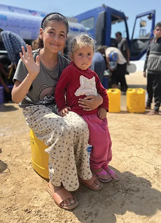 Distribution of clean water in Al-Mawasi, Khan Younis.