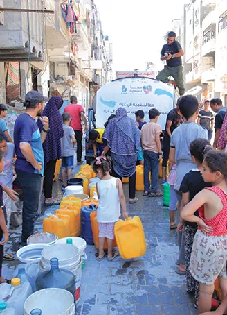 Distribution of clean water in northern Gaza.